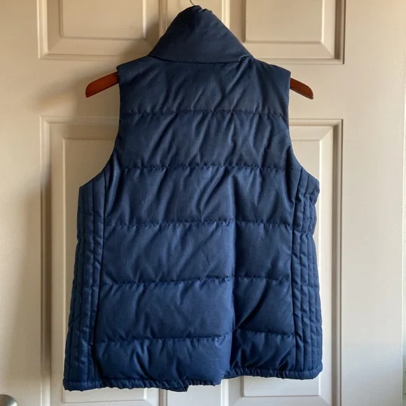 NWT Old Navy puffer vest in blue - Picture 4 of 7